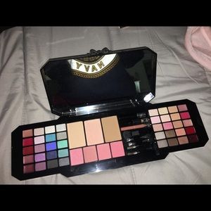 Victoria's Secret Ultimate Bombshell Makeup Kit
